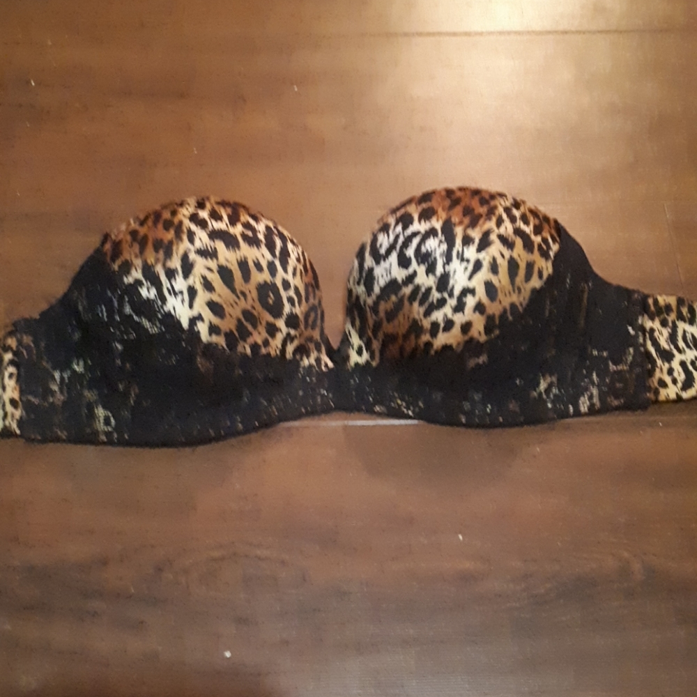 VICTORIA SECRET strappless/padded